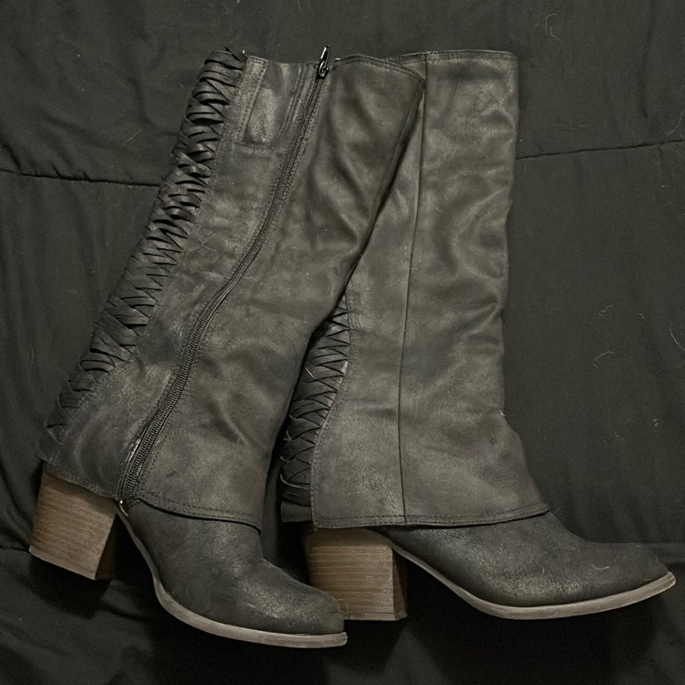 Black Fergalicious Knee high boots by Fergie